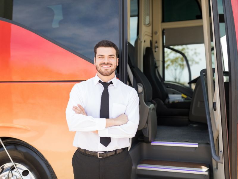 autista di autobus con cqc persone